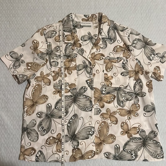 Alfred dunner butterfly short sleeve button down shirt - Picture 4 of 6